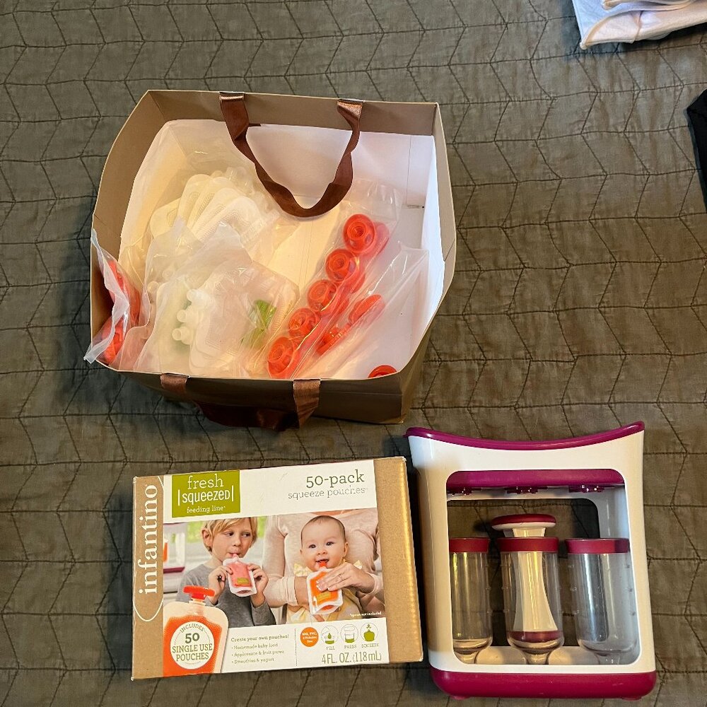 Infantino Squeeze Station Baby Food Maker with Pouches Bundle